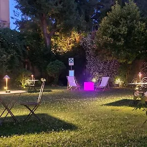 Riari Garden Bed & Breakfast Rome