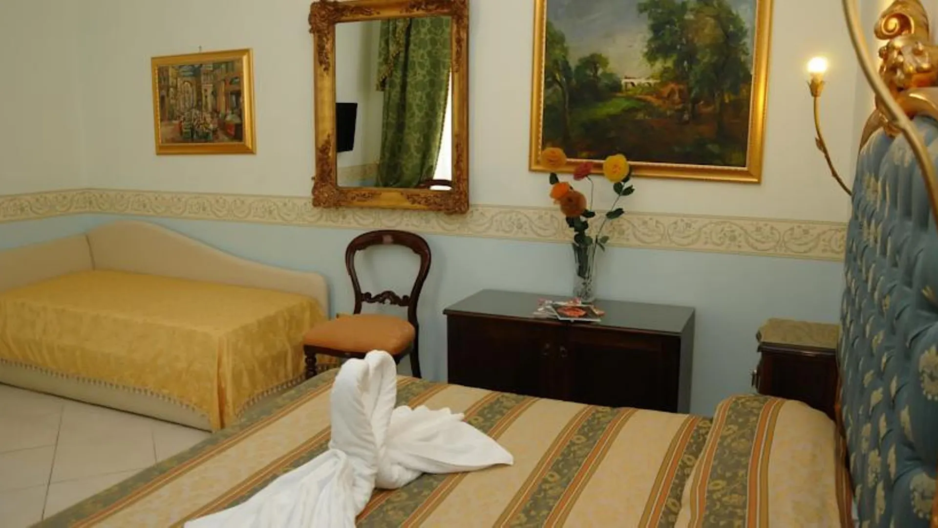 B&B Art Suite Santa Brigida Naples 3*,