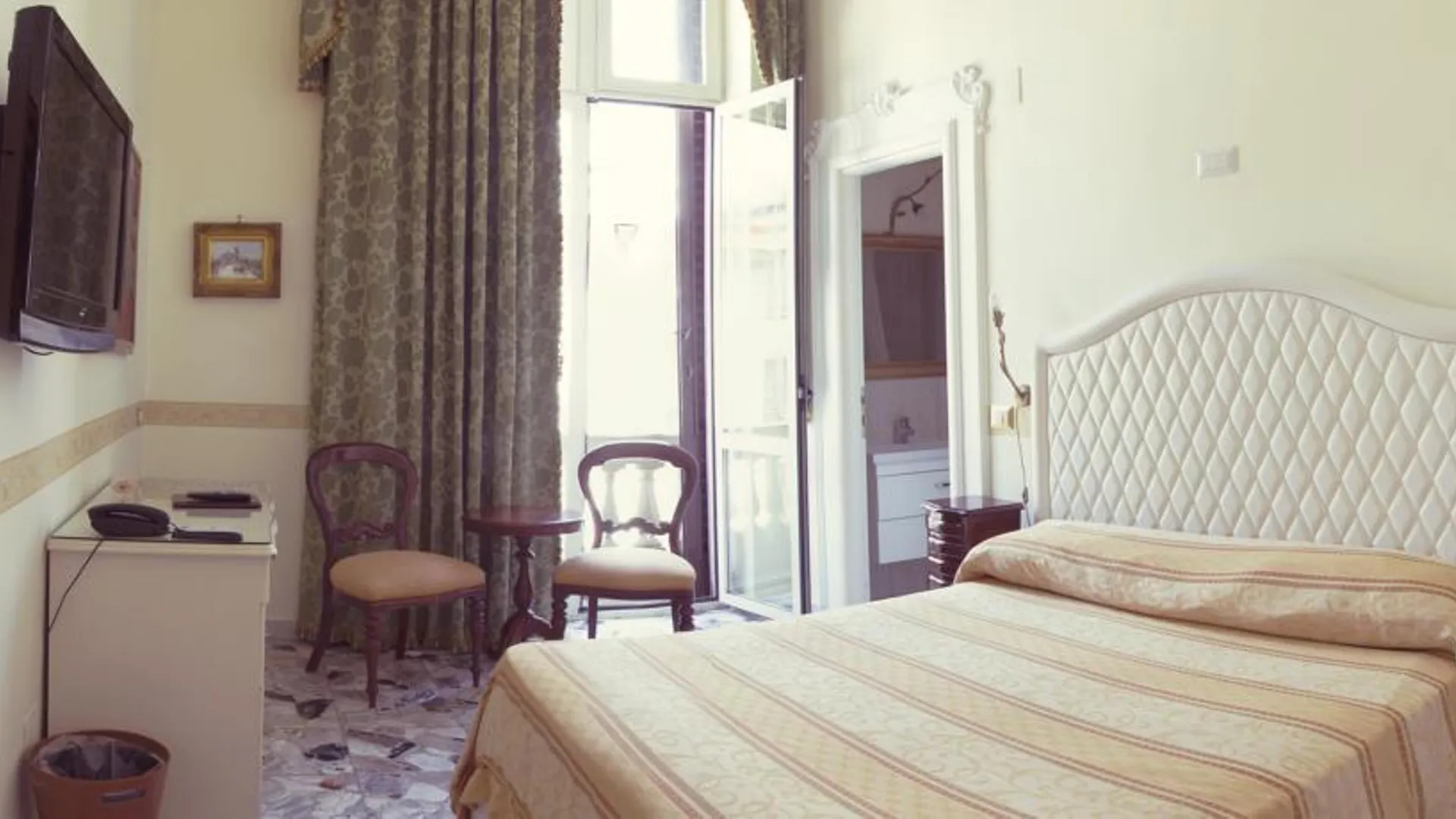 B&B Art Suite Santa Brigida Naples