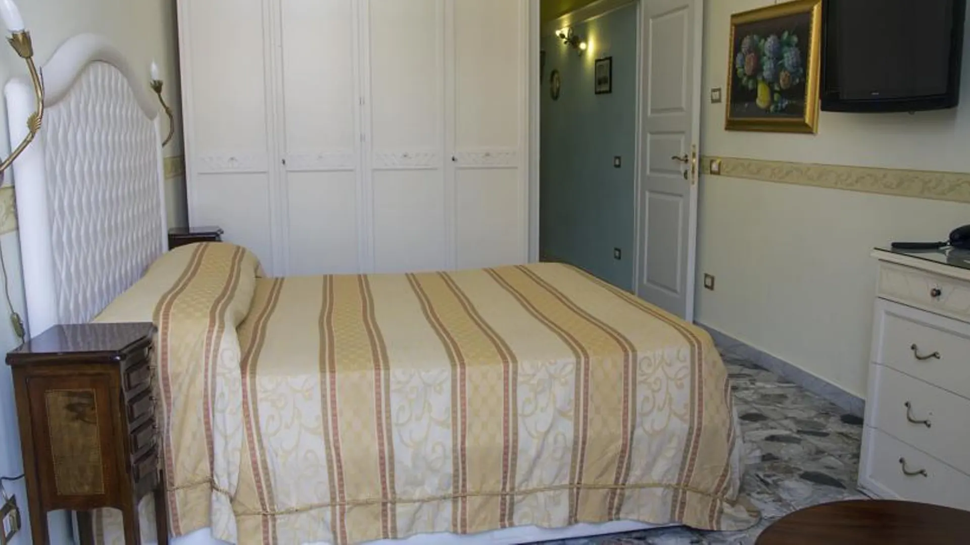 B&B Art Suite Santa Brigida Naples Italy